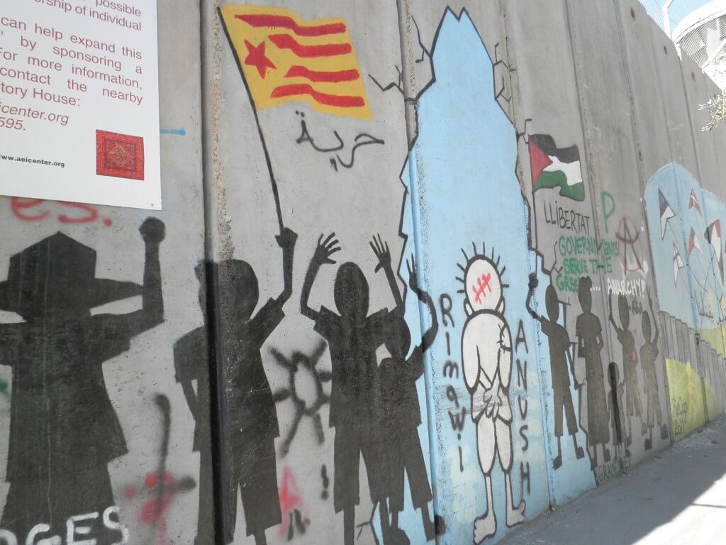 パレスチナ自治区　ヘブロン　分離壁　風刺絵