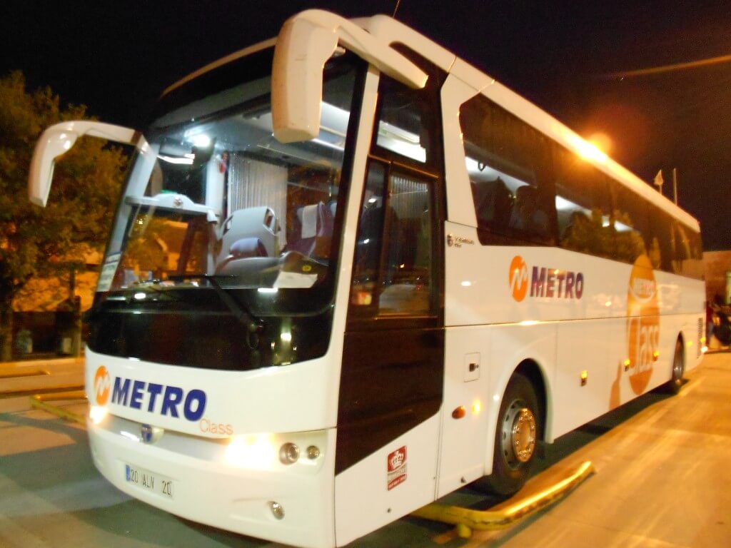 トルコ　バス　WIFI付き　バスアテンダント　METRO