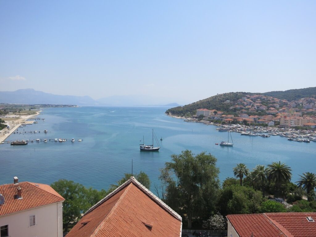 トロギール　地中海　クロアチア　オレンジ屋根の街並み