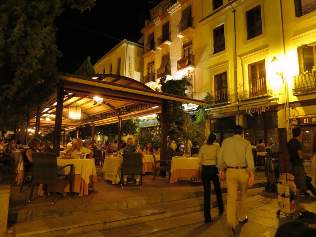 Bar（バル）　スペイン　グラナダ