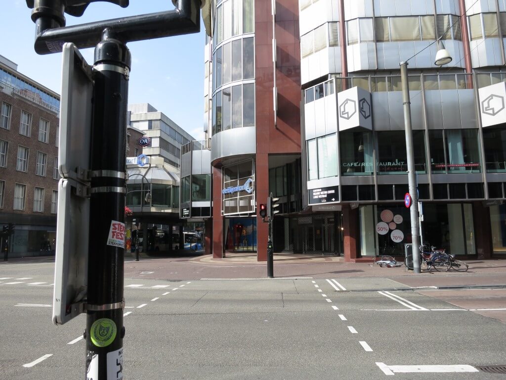「Lange Viestraat.　ミッフィー信号機　ユトレヒト　オランダ