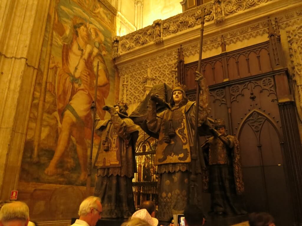コロンブスの墓　コロンブスの棺　4人の王　セビリア大聖堂　スペイン