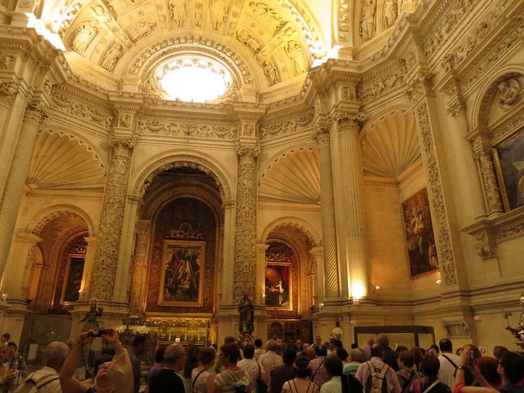セビリア大聖堂　装飾品　絵　金銀財宝　スペイン