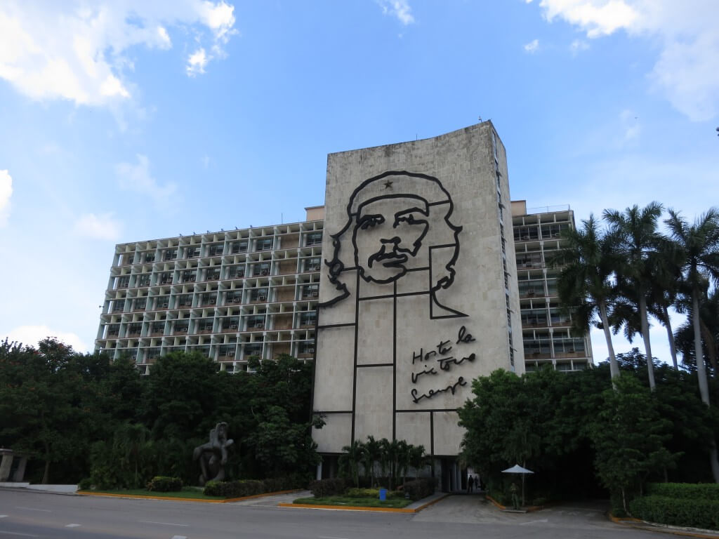 ハバナ　革命広場　チェゲバラ　カストロ　演説　キューバ
