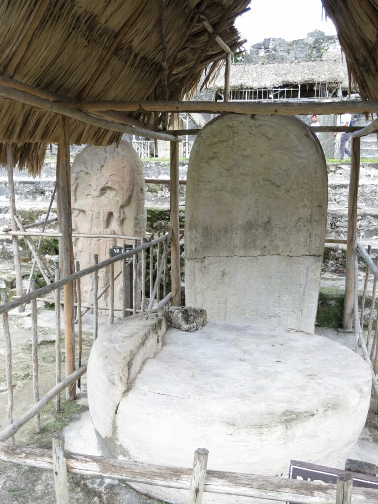 ノースアクロポリス　ティカル遺跡　スカイピアの神殿　くつろぎ空間　グアテマラ