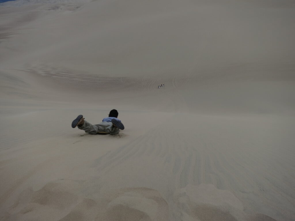 サンドバギー　サンドボード　ワカチナ　オアシス　砂丘　イカ　ペルー