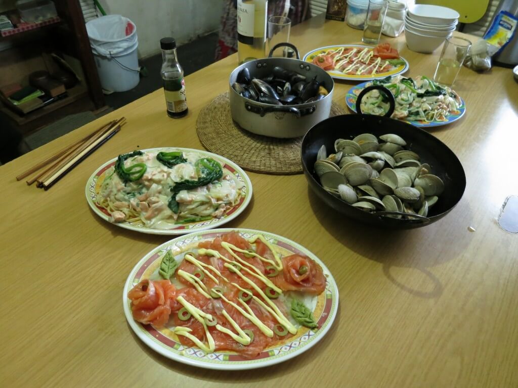 ビーニャ・デル・マルの日本人宿「汐見荘」のキッチンで海鮮料理を！