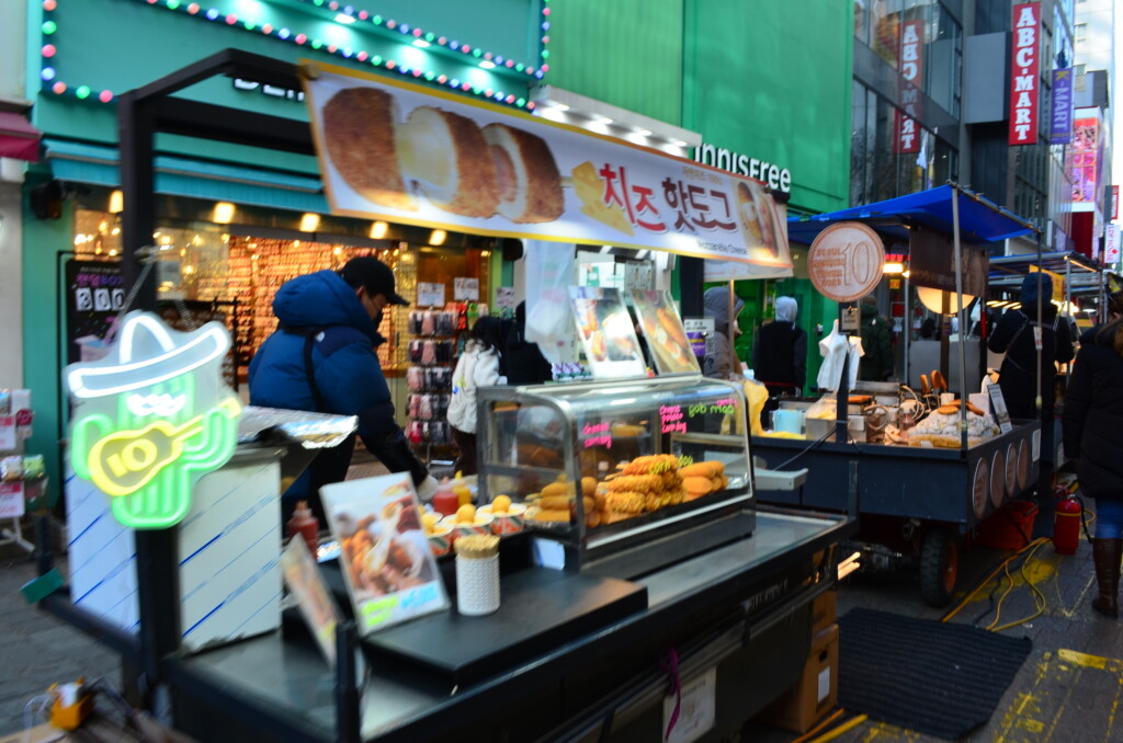 チーズハットグはのびーるチーズにテンション爆上がり