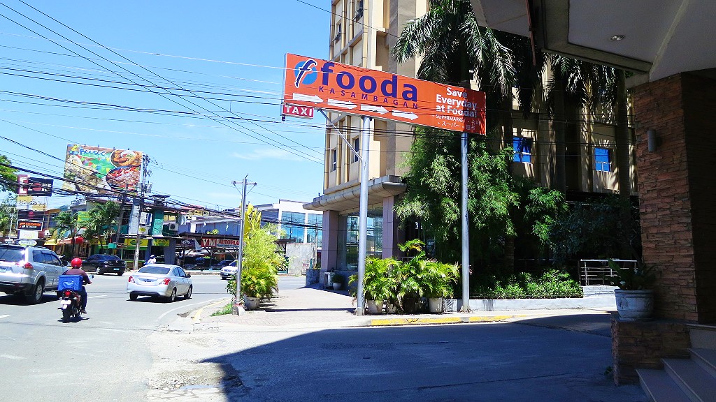 セブ島のスーパーのフーダ（Fooda）はアホな客と店員でイライラするけど安いから好きです