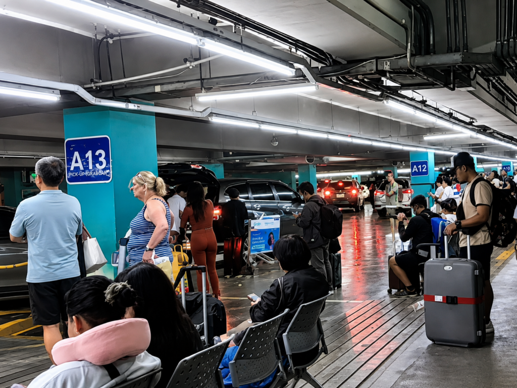 ターミナル3に着いてから、Grab乗り場までの行き方