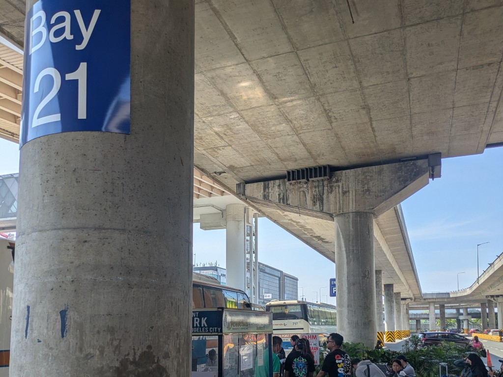NAIA T3 Bay 21 P2P直通バス（Genesis）