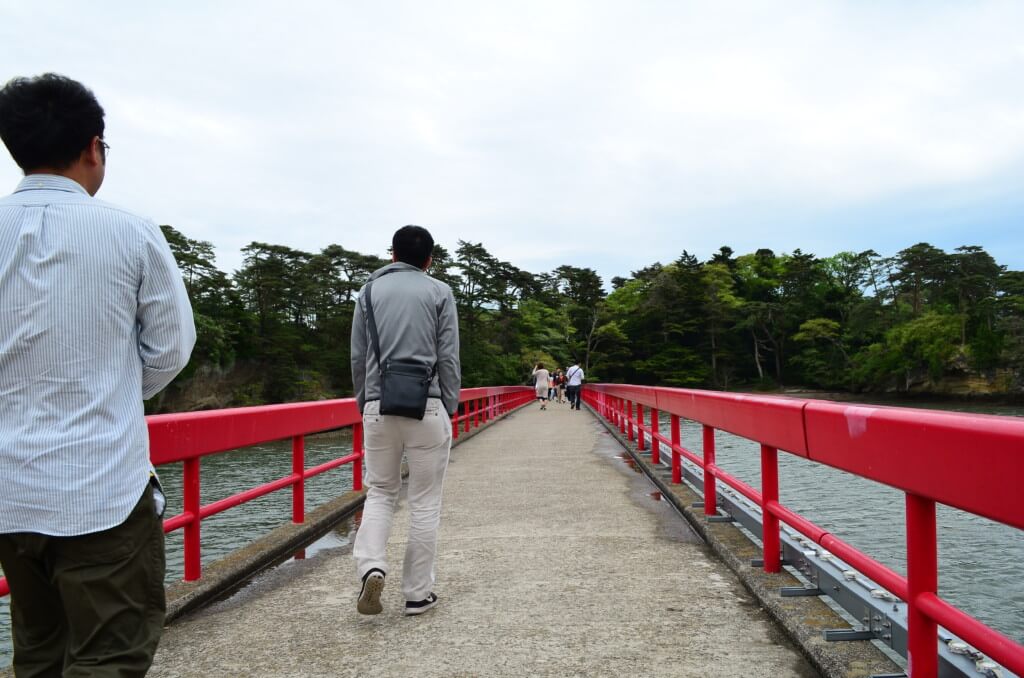 福浦橋を渡って福浦島をのんびりと散歩