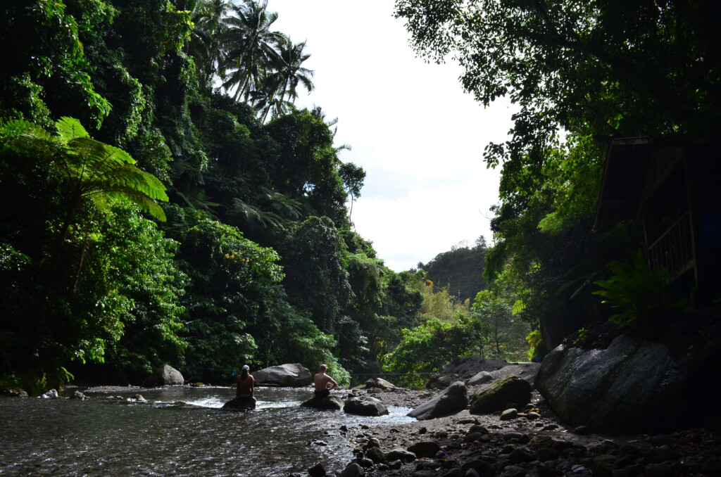 Tuasan Falls（トゥアサン滝）は2番目の大きさの滝で水遊び