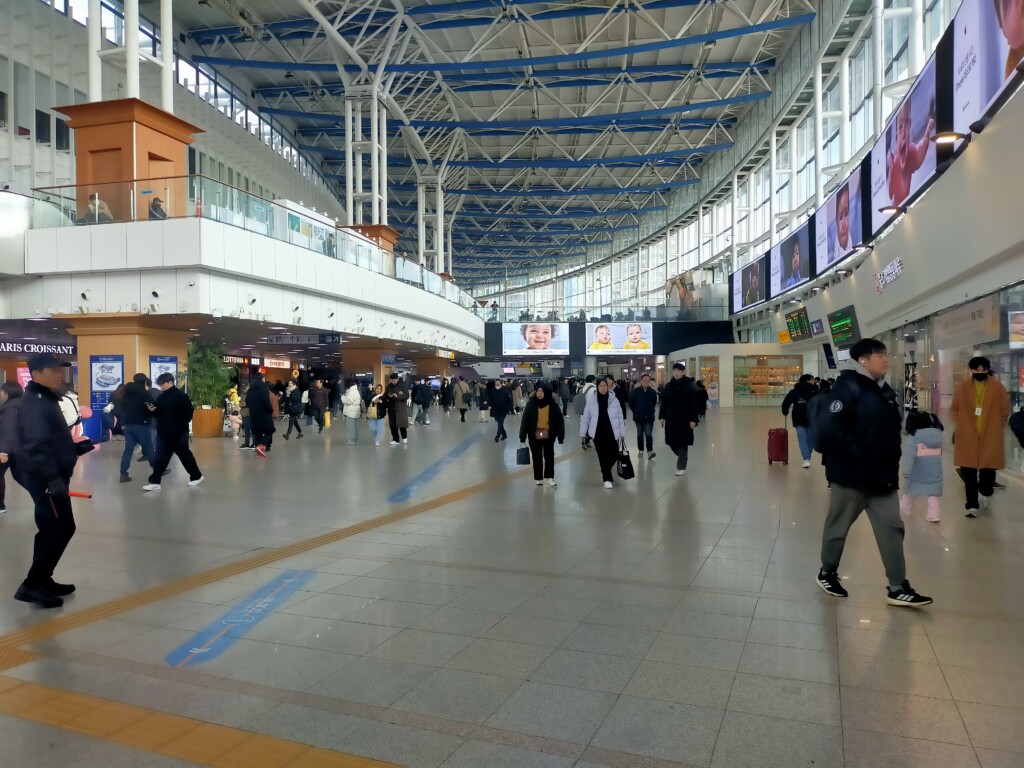 ソウル駅に到着!地下鉄への乗り換えも簡単